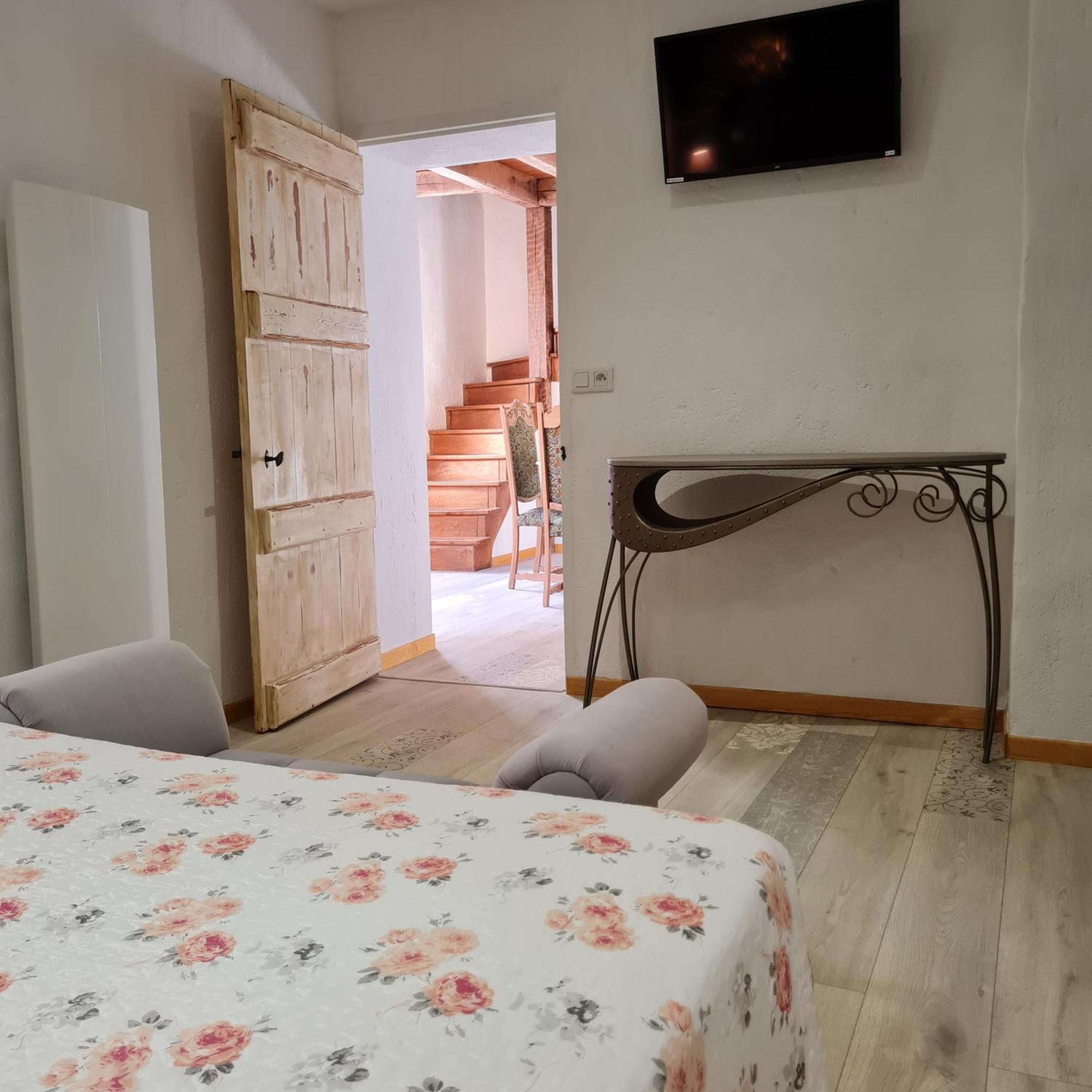 Domaine Du Cardou Hotel Puy-lʼÉvêque Eksteriør billede